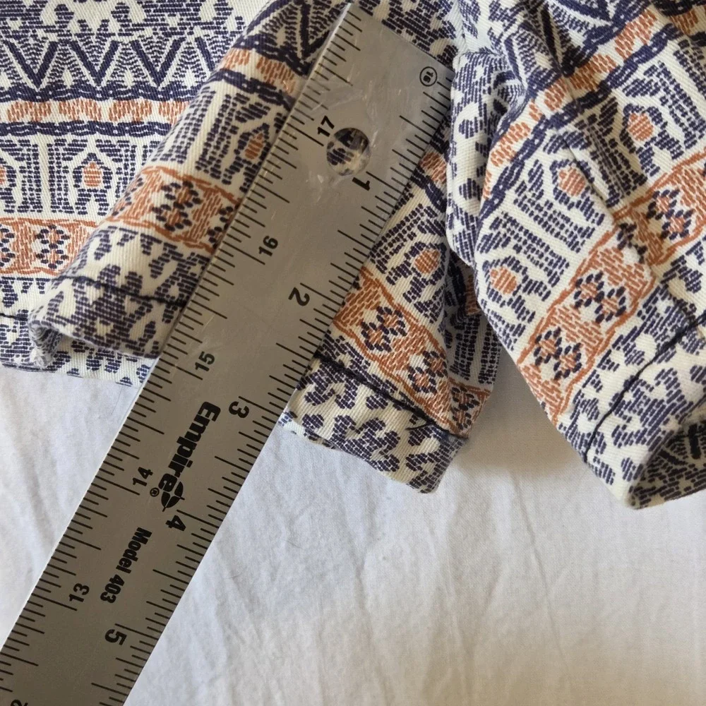 BeBop Blue Orange Beige Patterned Striped Low‎ Rise Shorts. Juniors Size 11